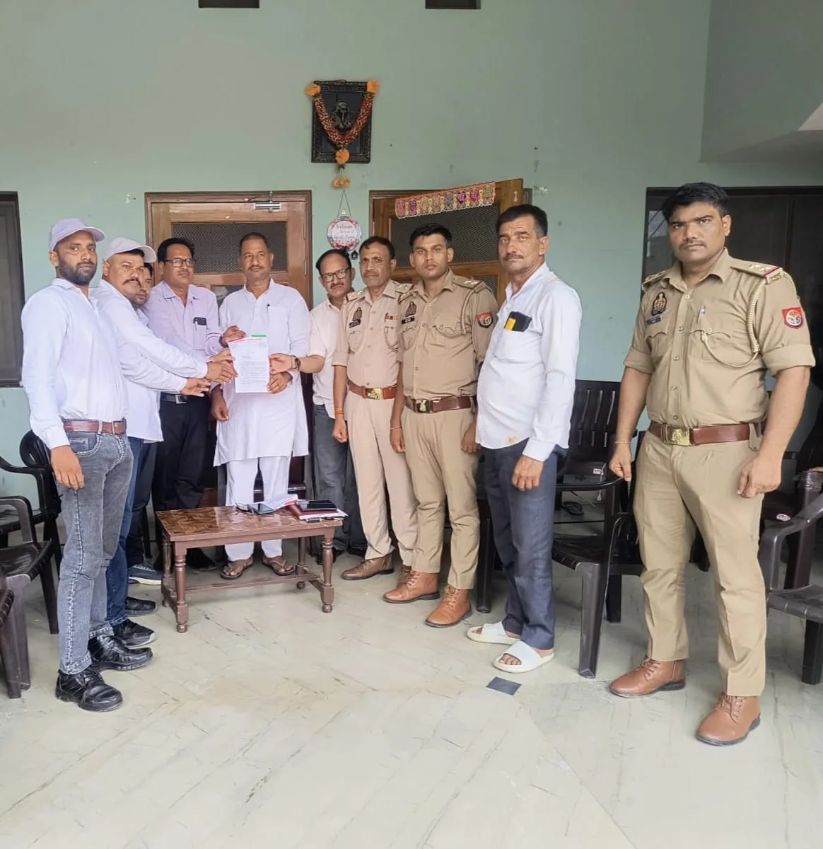 मुख्यमंत्री योगी आदित्यनाथ के आगमन पर पीसीसी सदस्य सुनील शर्मा को किया हाउस अरेस्ट