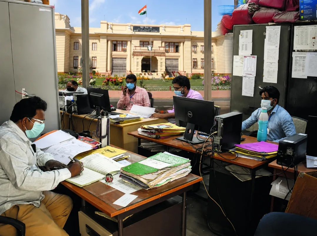 बिहार सचिवालय में जींस-टीशर्ट पर रोक, ड्रेस कोड और समयपालन को लेकर सख्त गाइडलाइन