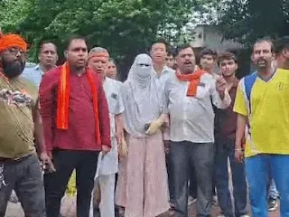 महिला आरक्षक ने अधिवक्ता पर नाम और धर्म छिपाकर दुष्कर्म का लगाया आरोप, गर्भवती होने पर अपनाने से किया इनकार; देखें वीडिय