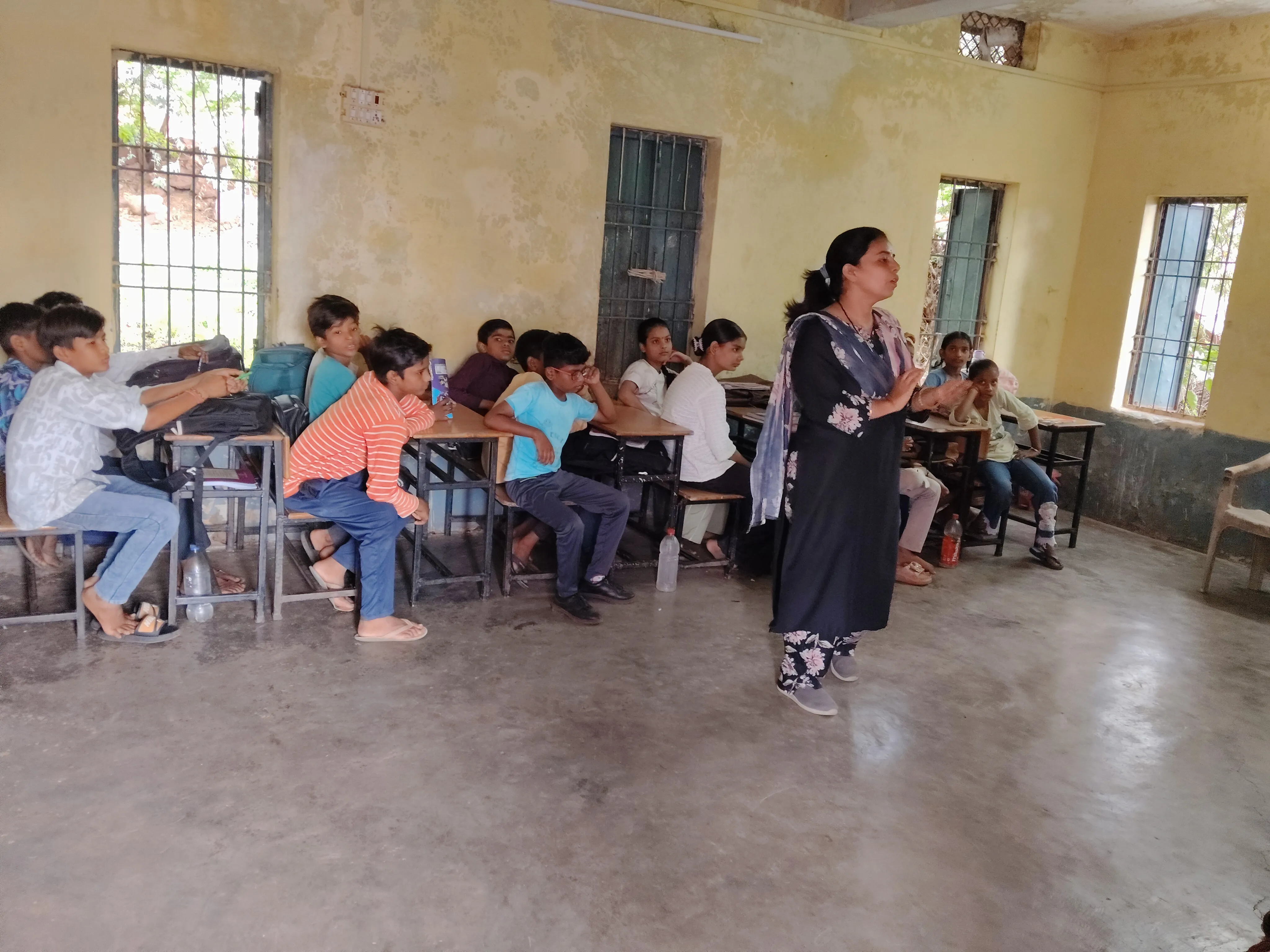 ग्वालियर: टेहलरी स्कूल के छात्र/छात्राओं का सी. एच. सी. केंद्र मोहना की स्वास्थय कार्यकर्ता द्वारा किया गया स्वास्थय परी
