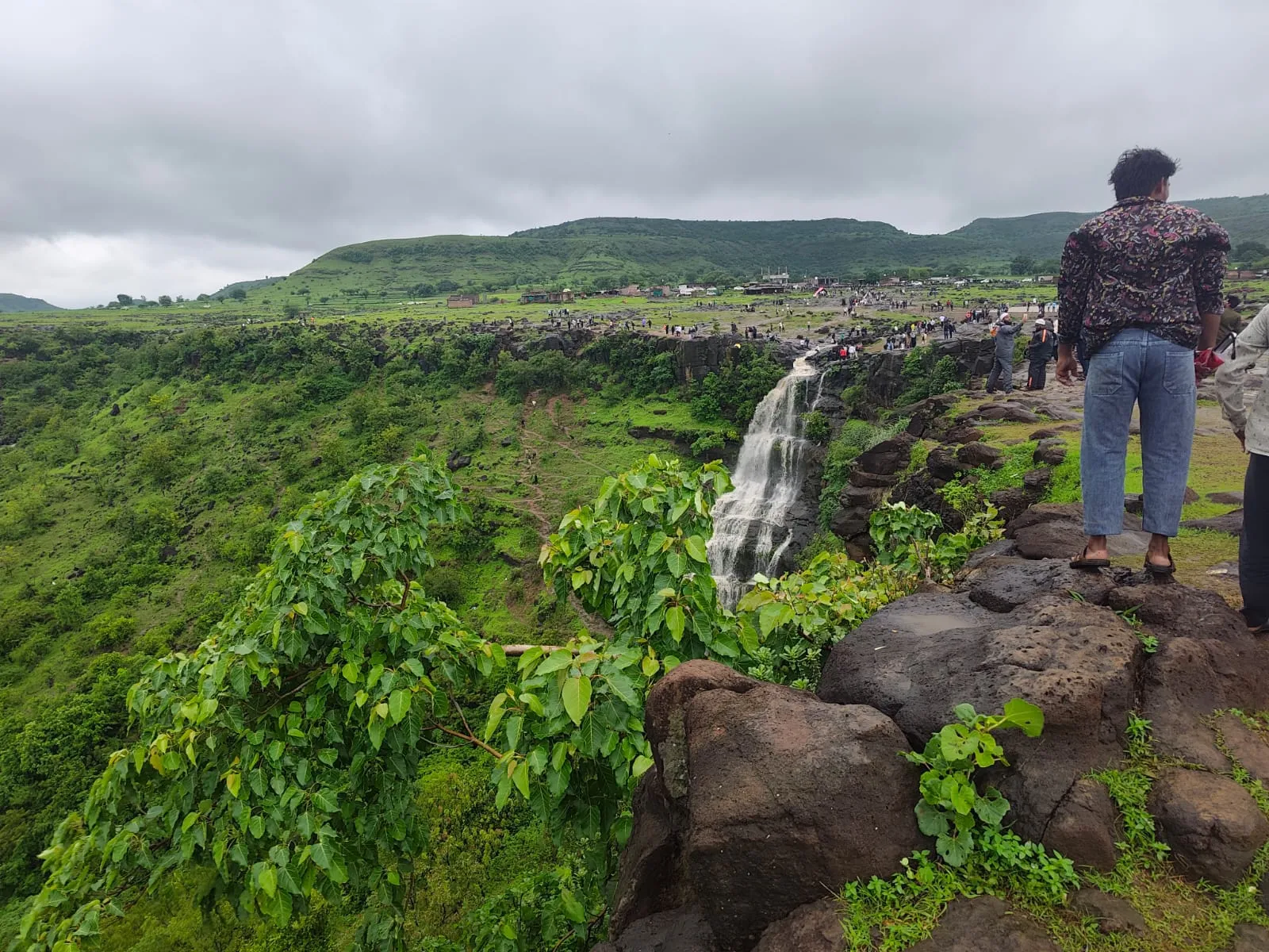 Aurangabad Maharashtra me barish se log hue pareshan