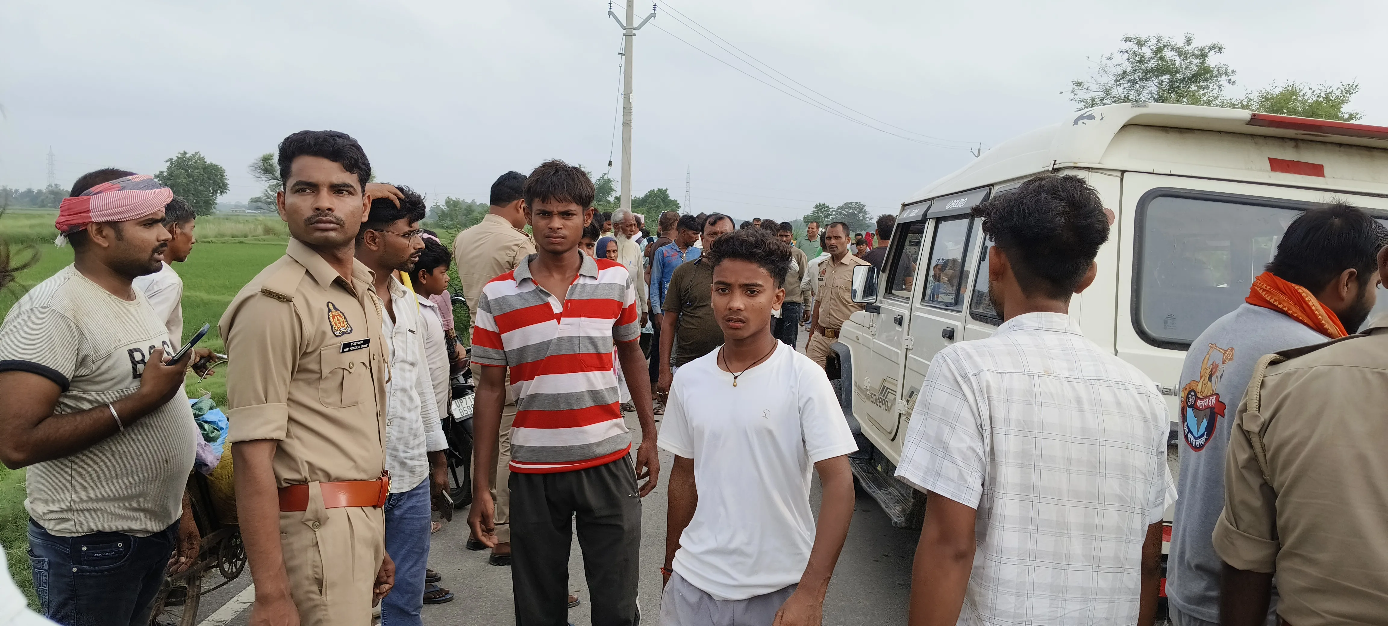 फतेहपुर के छिवलहा-नवाबगंज मार्ग पर दो बाइकों की आमने-सामने टक्कर, तीन युवक गंभीर घायल