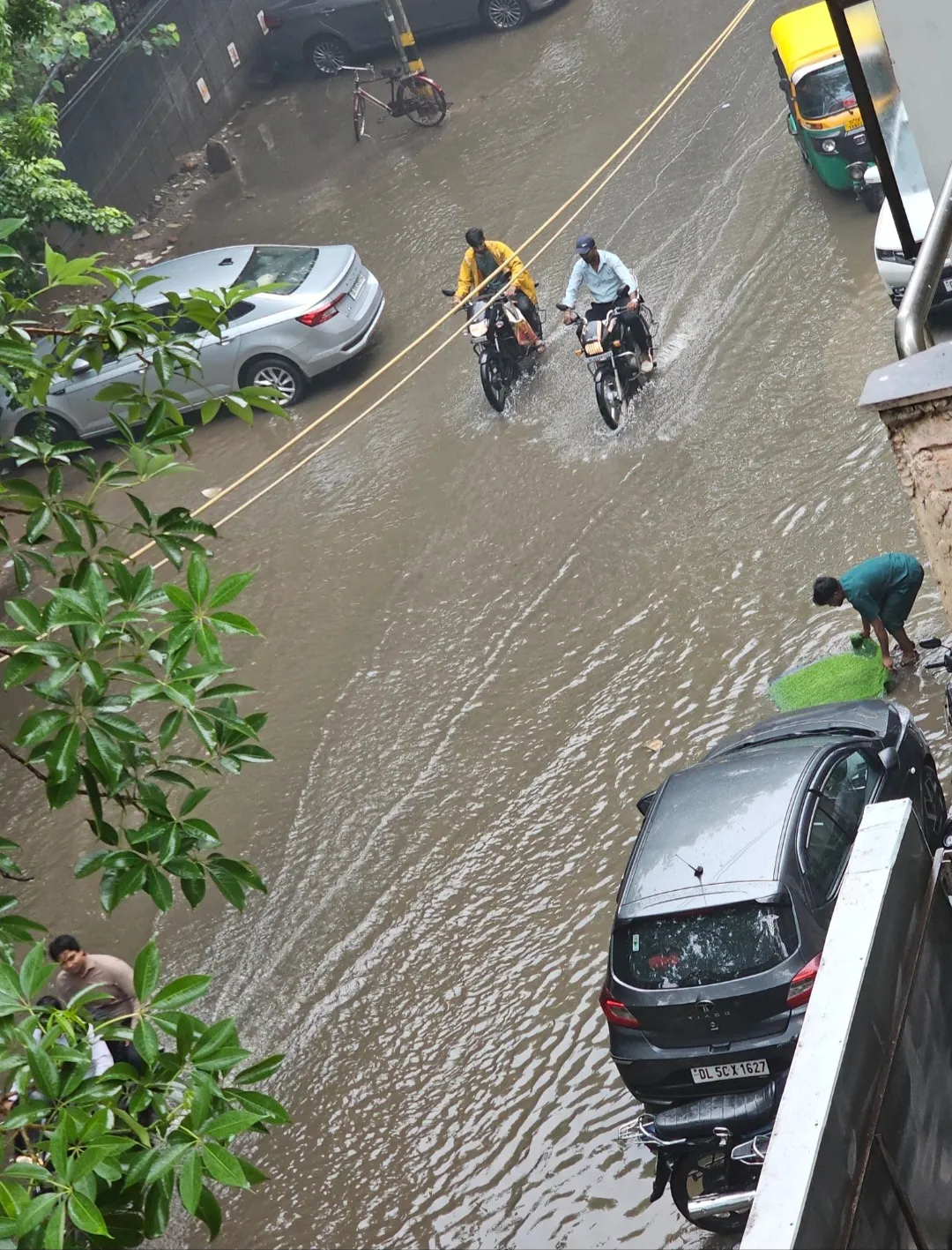 Flids in South Delhi... Intense Water logging with little rain