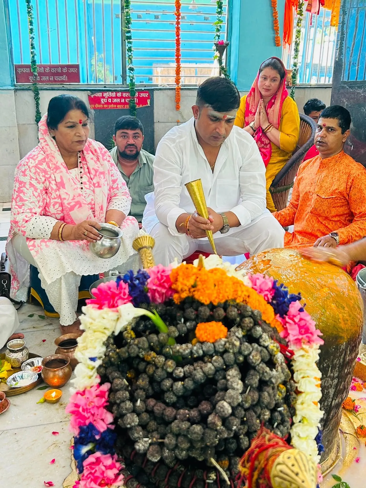 हरिद्वार मेयर प्रतिनिधि श्रीमान रवि जैसल जी ने अपने जन्म दिवस पर श्री नीलेश्वर महादेव जी का रुद्राभिषेक कर आशीर