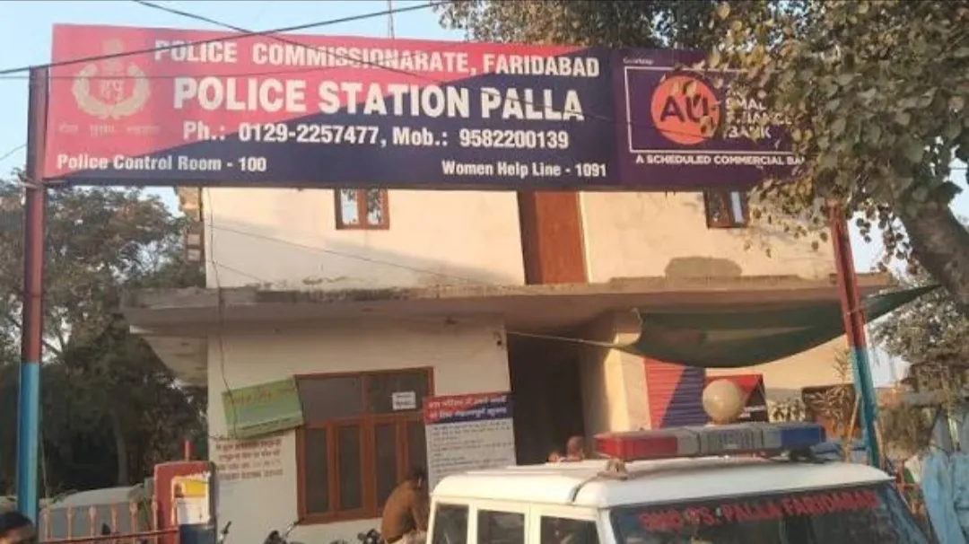 🪵 सेक्टर-91 से आंखों देखी: शिक्षा के मंदिर में हैवानियत, मासूम की पीठ पर छपे नीले जख्म