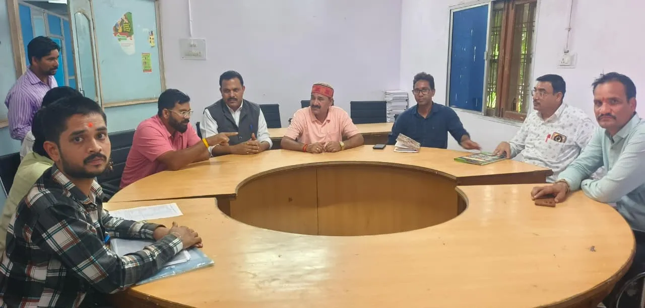 जिला CMHO कार्यालय में रेडक्रॉस सोसायटी की बैठक संपन्न
जनहित के महत्वपूर्ण विषयों पर हुई चर्चा
