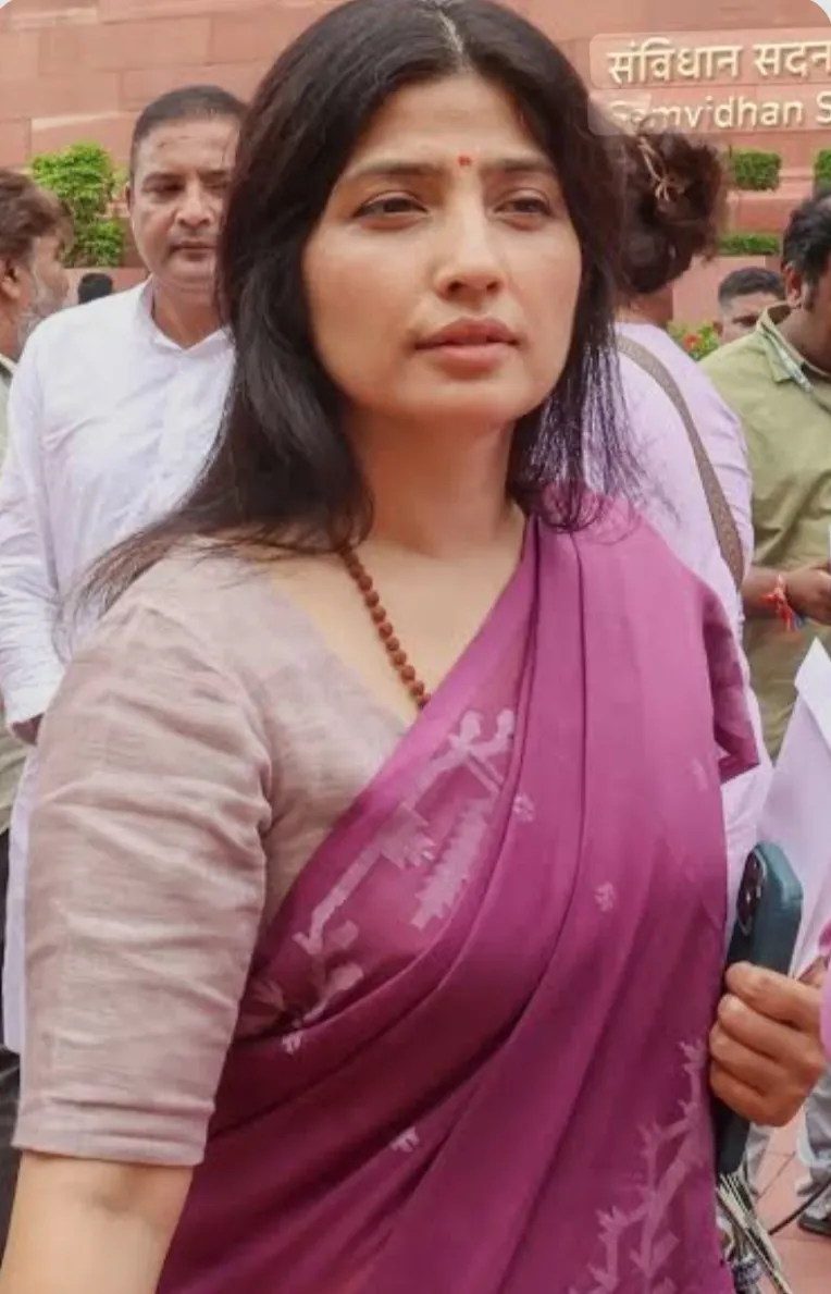 "भारतीय जनता पार्टी ने राम मंदिर के नाम पर ज़मीनों का घोटाला किया"। - डिंपल यादव (सपा, सांसद)