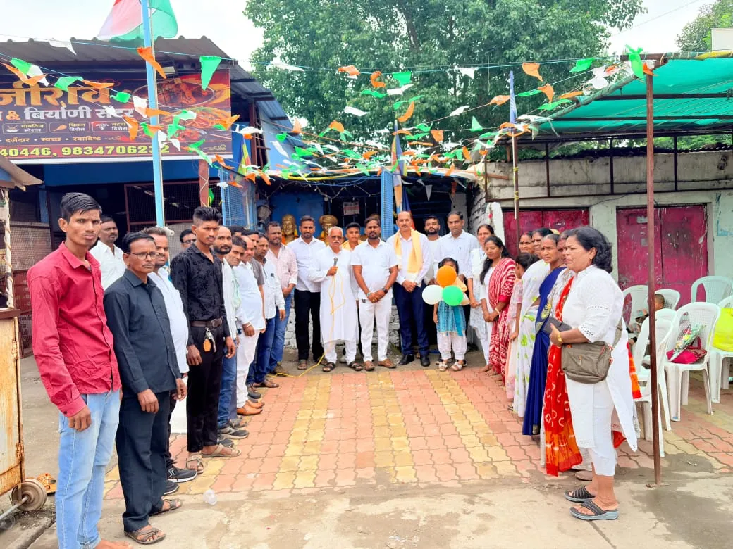 महादुला कोराडीत रोजंदारी मजदूर सेना कार्यालयात स्वातंत्र्यदिन मोठ्या उत्साहात साजरा