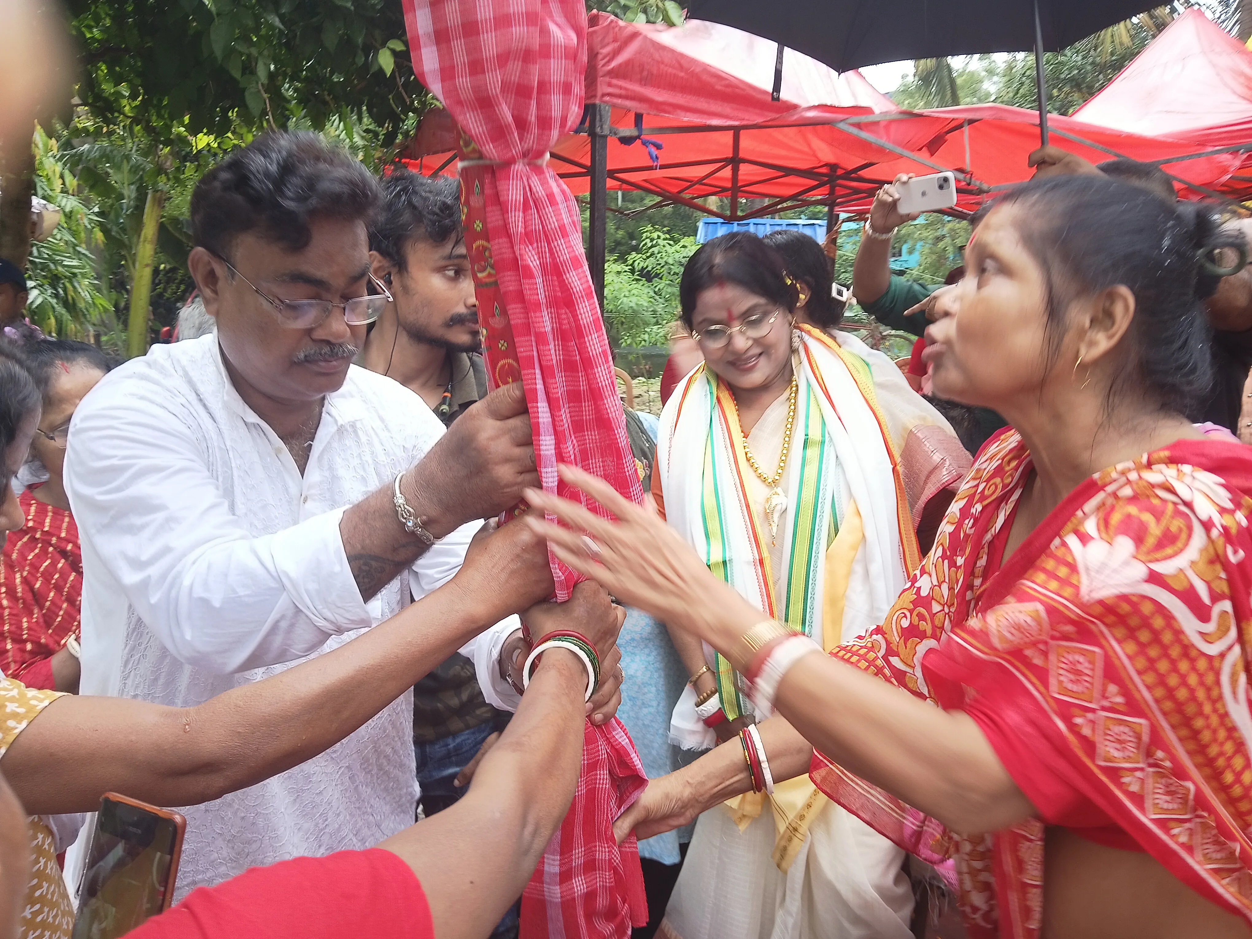 কলকাতা: দক্ষিণ কলকাতায় স্বাধীনতা দিবসে সম্মিলনী ফুটবল প্রতিযোগিতা ও খুঁটিপূজা