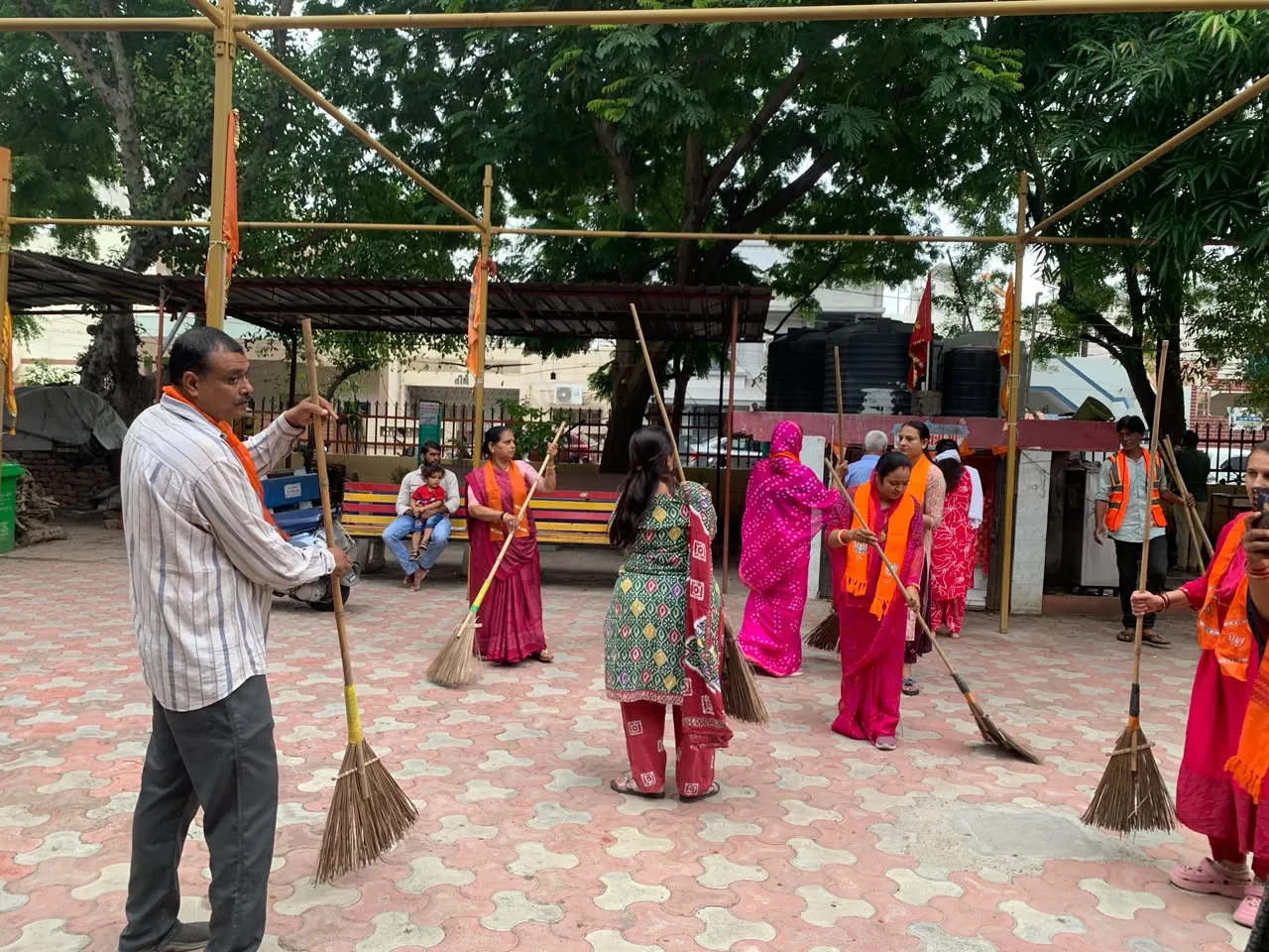 રાજકોટમાં શ્રાવણ માસના પ્રથમ સોમવારે સફાઈ અભિયાન: વોર્ડ નંબર ૧ ના કોર્પોરેટરો અને ભાજપ સંગઠન દ્વારા...
