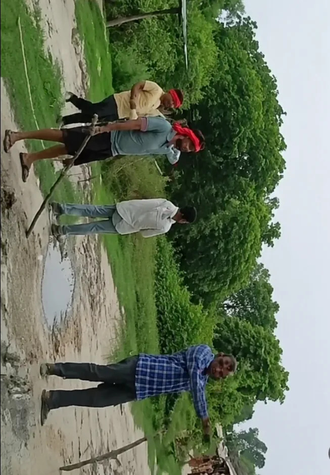 बाराबंकी में जमीन विवाद को लेकर खूनी संघर्ष, ट्रैक्टर की चपेट में आने से बुजुर्ग की मौत