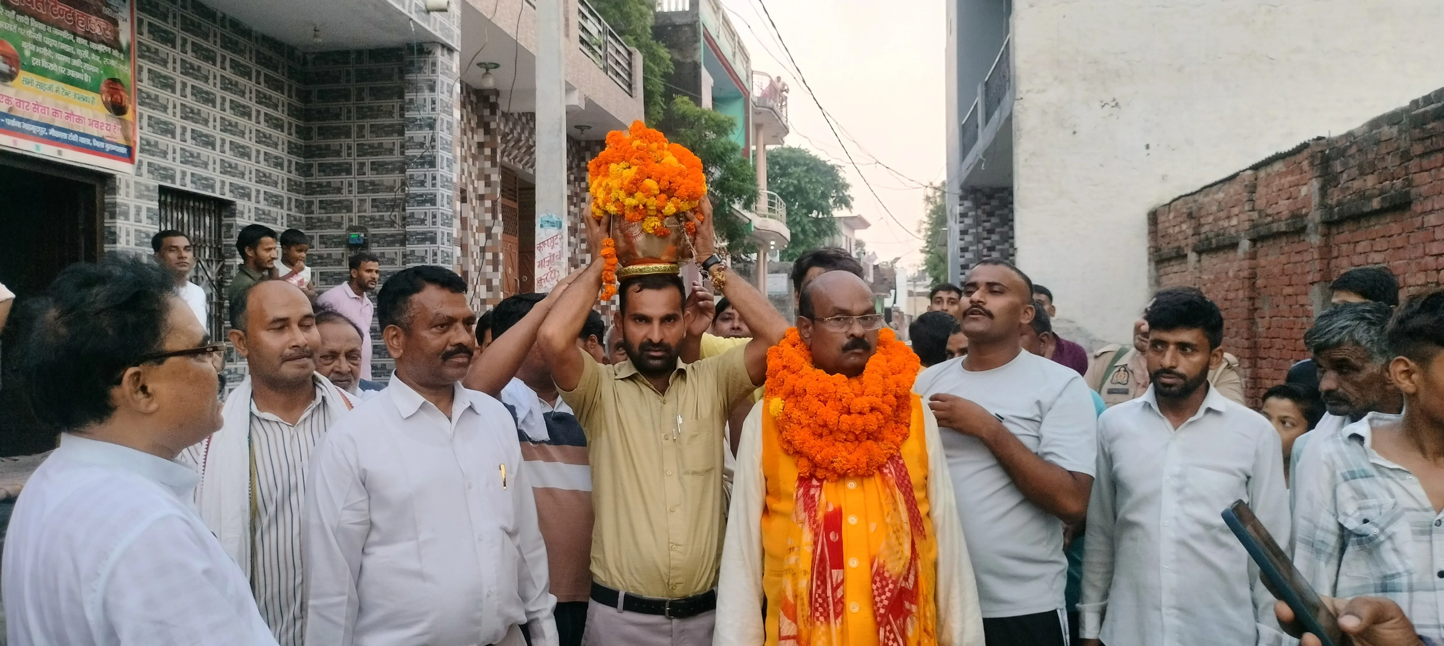 कलश वंदन यात्रा का ग्राम परवाना महमूदपुर में भव्य स्वागत