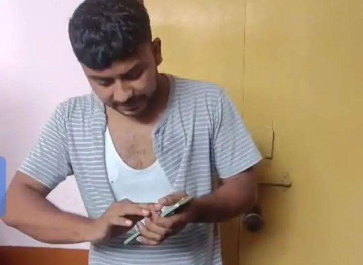 कासगंज तहसील परिसर में लेखपाल पर युवक से मारपीट और मोबाइल तोड़ने का आरोप, एसडीएम की कार्यशैली पर उठे सवाल