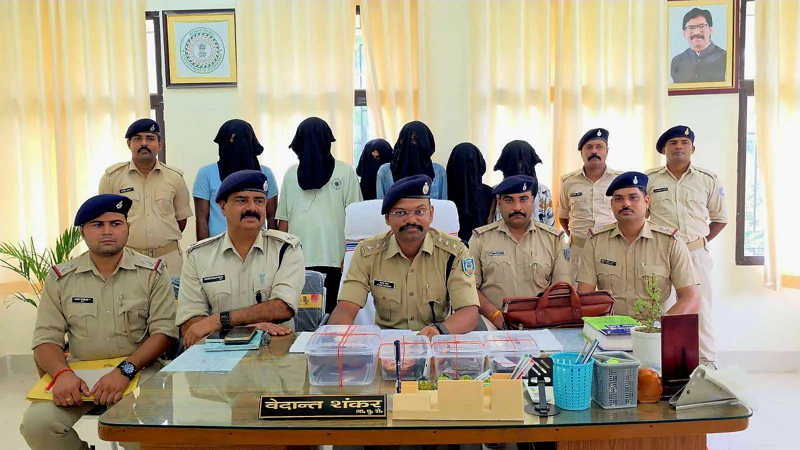 🚨 #Bokaro : पुलिस के नाक में दम करने वाले 06 चोर गए जेल !