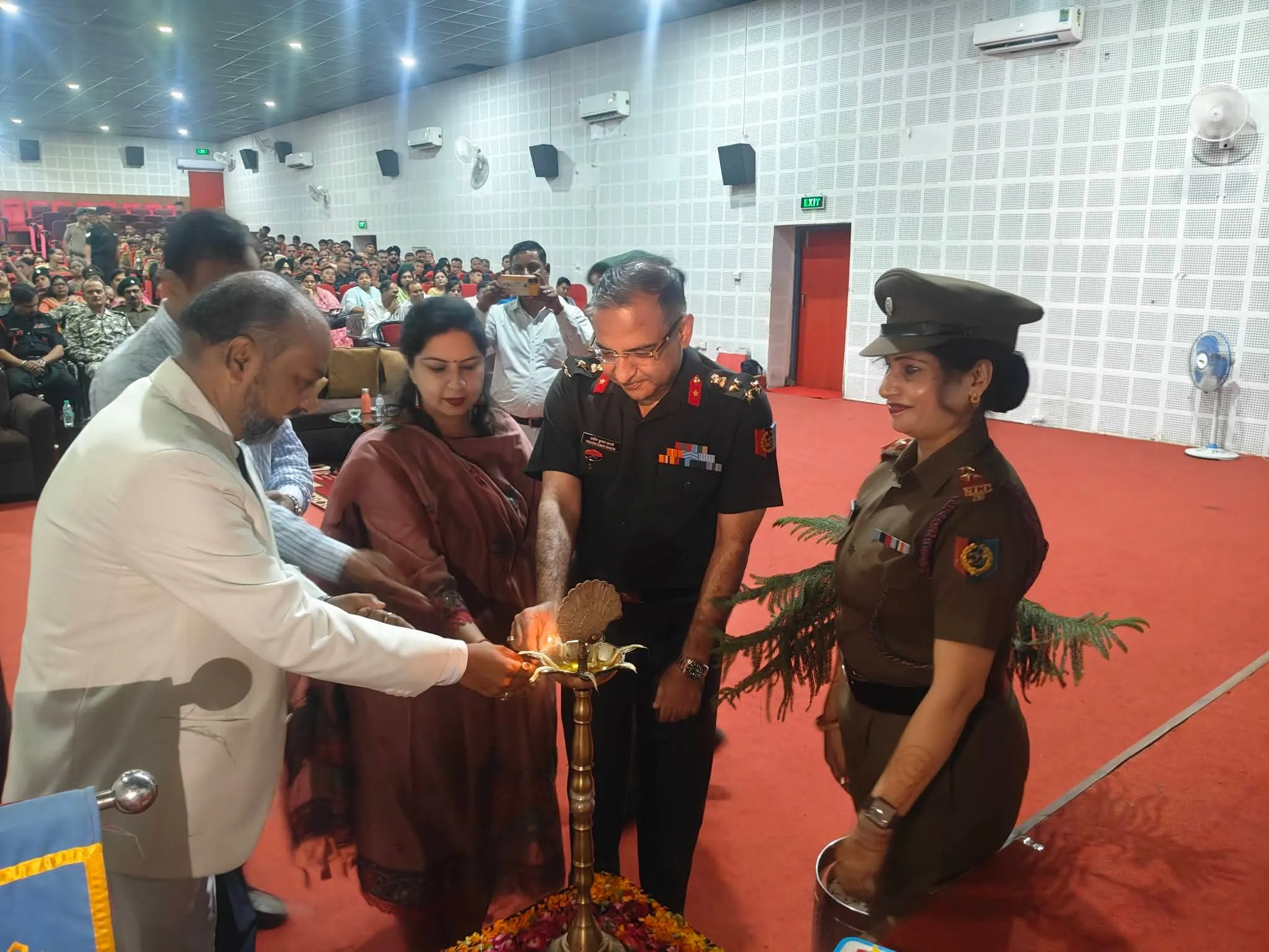 जिला विधिक सेवा प्राधिकरण व स्थानीय ग्रुप हैडक्वाटर एनसीसी कानपुर के संयुक्त तत्वाधान में समाज के सम्मानित सदस्यों को सम