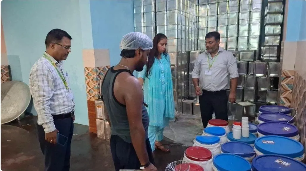 रक्षाबंधन से पहले मिलावटखोरों पर खाद्य विभाग का शिकंजा, छापेमारी से मचा हड़कंप