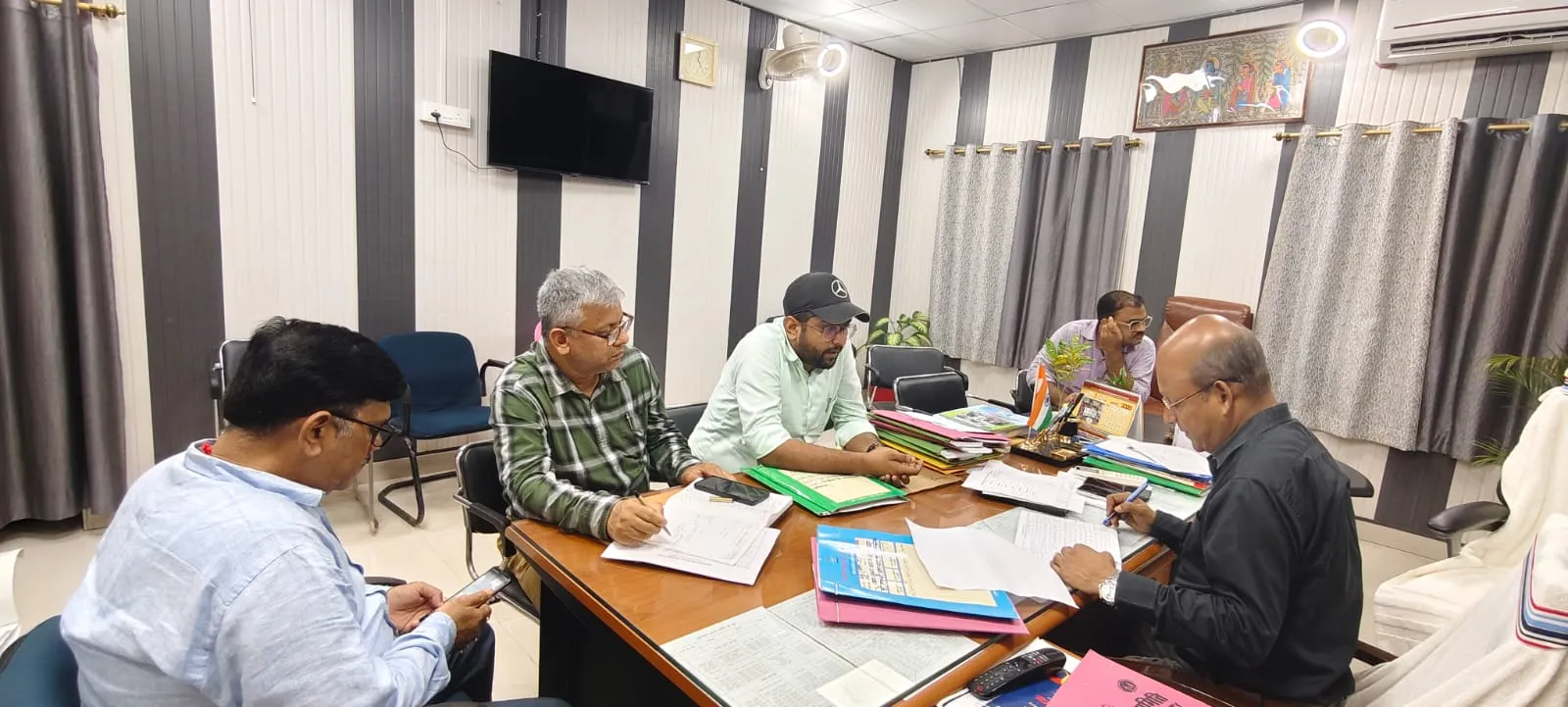 पीएम सूर्य घर योजना की धीमी प्रगति पर DDC नाराज