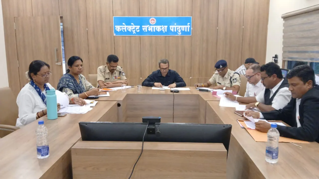 जघन्य एवं चिन्हित अपराधों की समीक्षा, कलेक्टर ने दिए सख्त कार्रवाई के निर्देश
