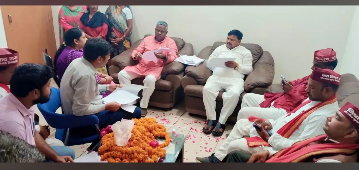 #बरेली सर्किट हाउस में विभागीय अधिकारियों के साथ बैठक में अनुसूचित जाति एवं जनजाति आयोग के सदस्य