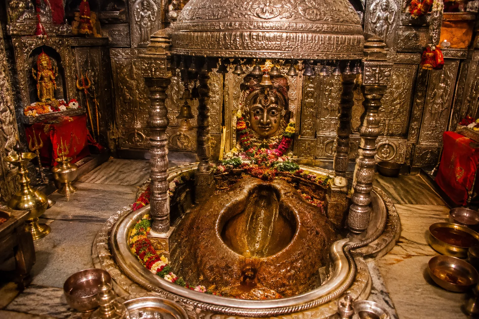 माँ कामाख्या देवी मंदिर: आस्था, शक्ति और प्राचीन परंपराओं का प्रमुख केंद्र