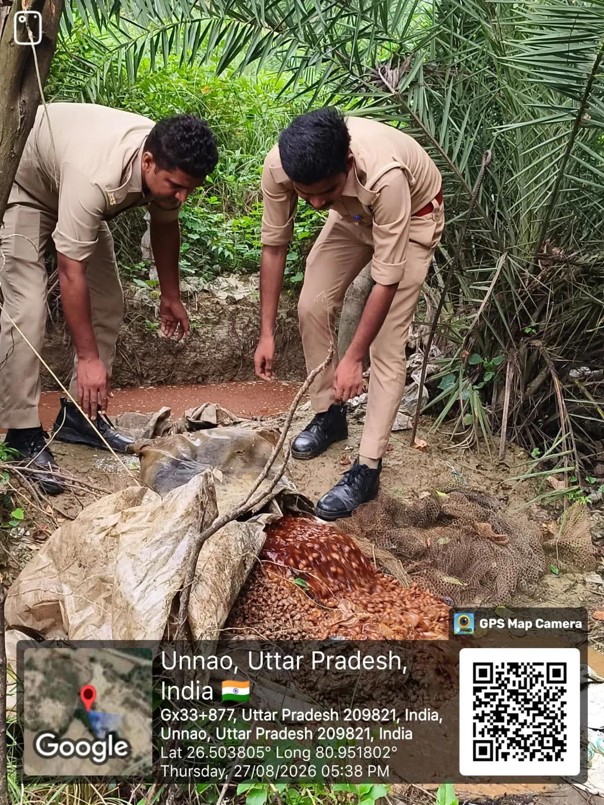 उन्नाव में अवैध कच्ची शराब के खिलाफ आबकारी विभाग की छापेमारी, 16 लीटर शराब बरामद