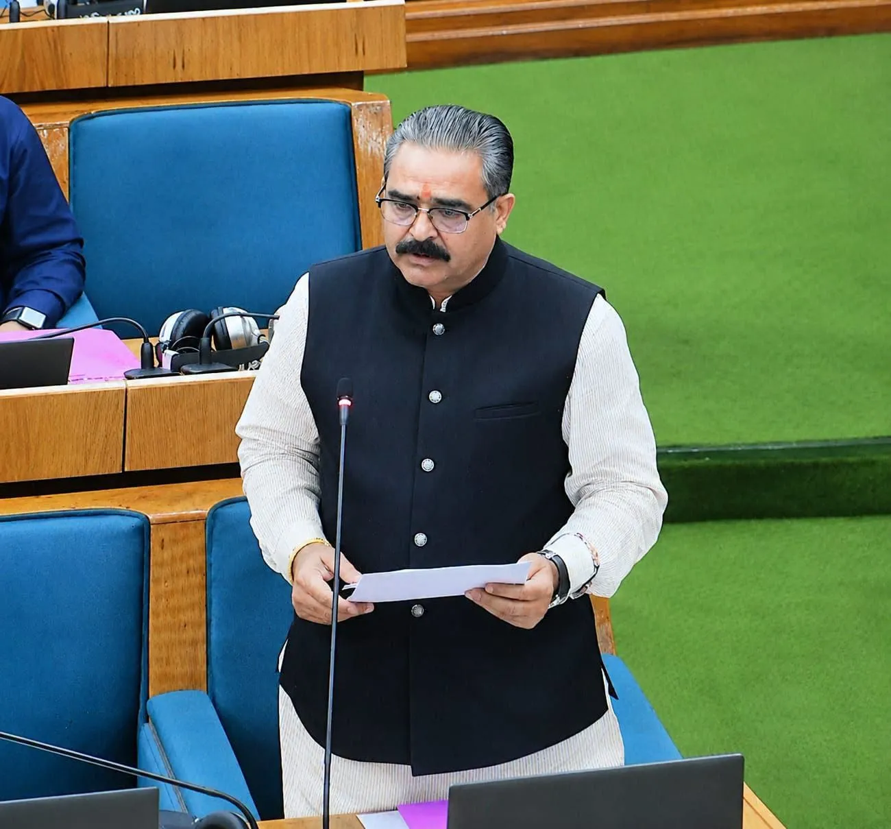 विक्रम ठाकुर ने पीएम आवास योजना सहायता राशि बढ़ाने की मांग की