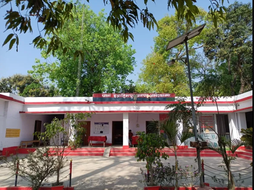 🚨 यूपी पुलिसिंग में अम्बेडकरनगर का डंका: CCTNS रैंकिंग में प्रदेश में नंबर-1, इल्तिफातगंज-नौसंडा ताबड़तोड़  कार्रवाई