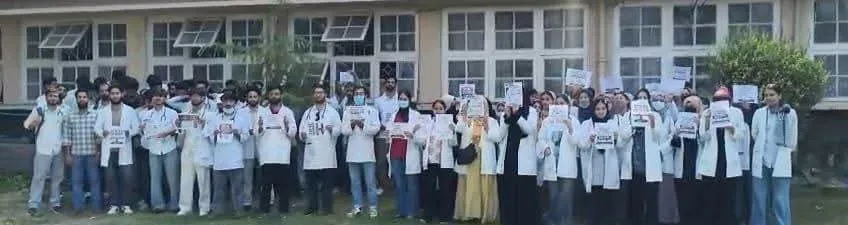 J&K MBBS, BDS Interns Hold Protests Across GMCs, SKIMS Over Stipend Hike.