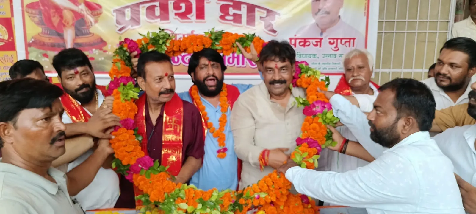 उन्नाव में अमर शहीद गुलाब सिंह लोधी प्रवेश द्वार का हुआ लोकार्पण।