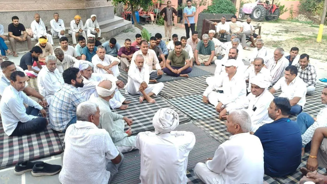 कवि गांव में पंचायत, अभय चौटाला को 15 दिन का अल्टीमेटम