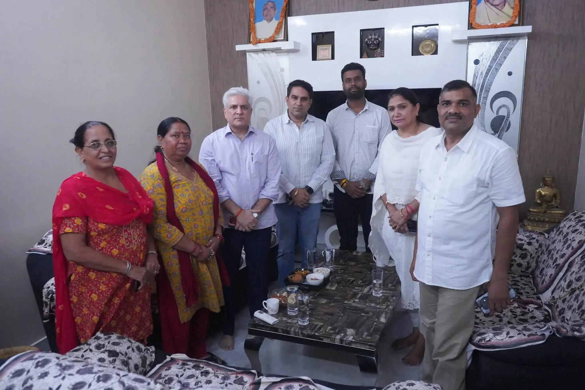 Bijwasan MLA Advocate Kailash Gahlot Holds Organizational Meeting with Newly Elected Raj Nagar Part-2 Mandal Team