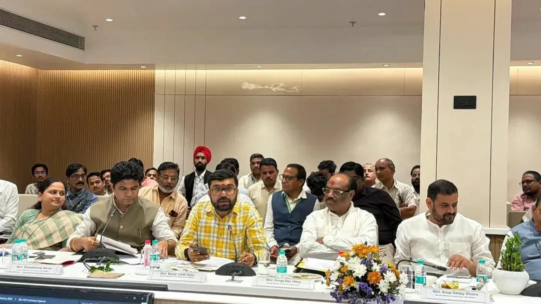 सांसद विवेक ‘बंटी’ साहू ने पांढुर्णा की रेल सुविधाओं के लिए उठाई आवाज, बंद ट्रेनस्टॉपेबहाली,एफओबी जनऔषधि केंद्र की मांग