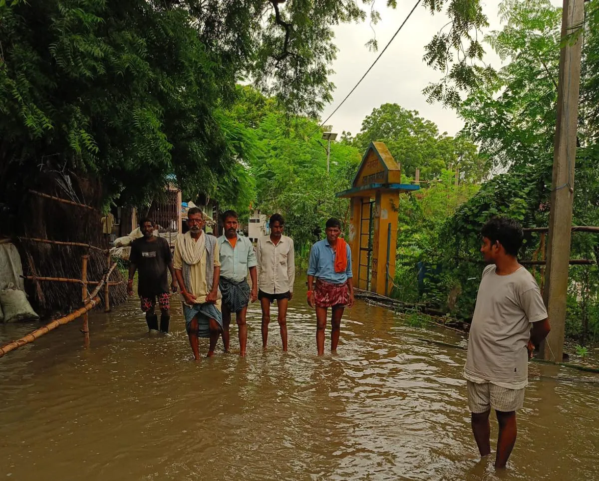 भीषण बारिश से पोटरिहा गांव में जलभराव, घरों तक पहुंचा पानी