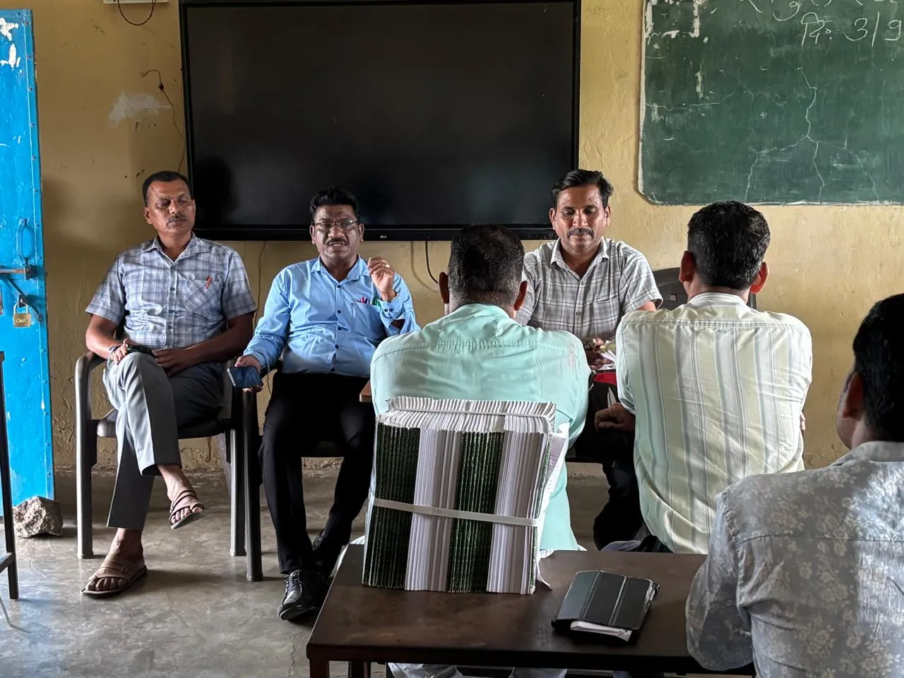 संकुल स्तरीय समीक्षा बैठक सम्पन्न, नवनियुक्त जनशिक्षकों का हुआ स्वागत, उल्लास नवभारत साक्षरता  शपथ दिलाई गई