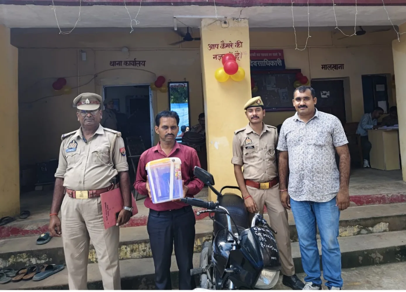 मंदिर से तांबे का नाग चोरी करने वाला आरोपी गिरफ्तार, बाइक भी बरामद