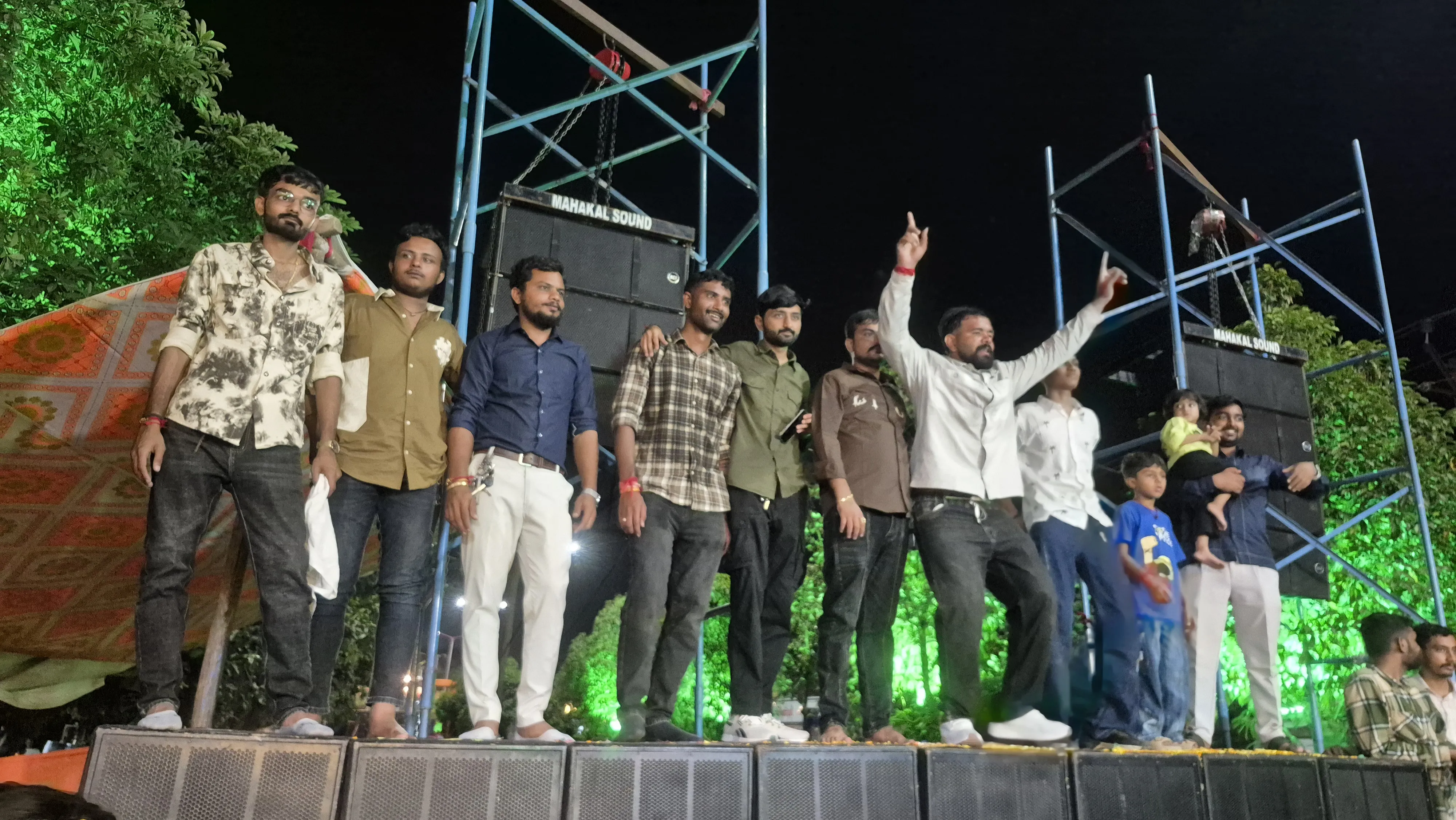 રાજકોટમાં કૃષ્ણમ ગ્રુપ દ્વારા ભવ્ય મટકીફોડ અને રાસ-ગરબાનું આયોજન: અસંખ્ય ભક્તોની હાજરીમાં માહોલ બન્યો ઉત્સાહસભર...