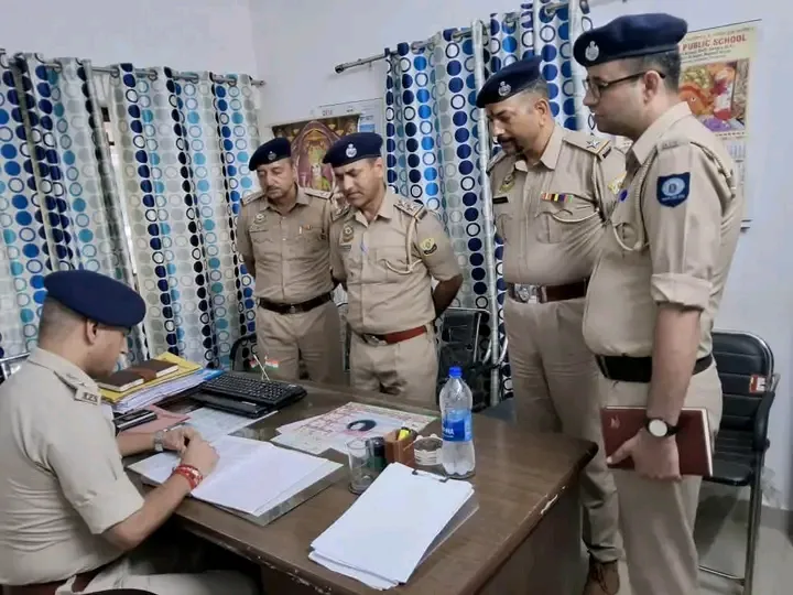 हिमाचल प्रदेश।कांगडा:- जिला कांगडा के पुलिस अधीक्षक द्वारा आज पुलिस थाना लंबागांव का निरीक्षण किया गया।