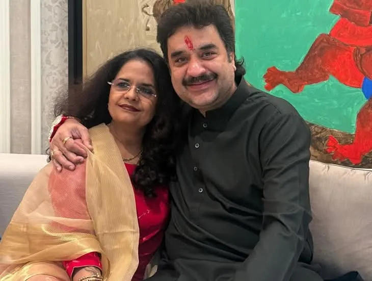 गुरुग्राम कोर्ट में रोशनी बिश्नोई के खिलाफ भगोड़ा घोषित करने की तामील रिपोर्ट पेश की गई।