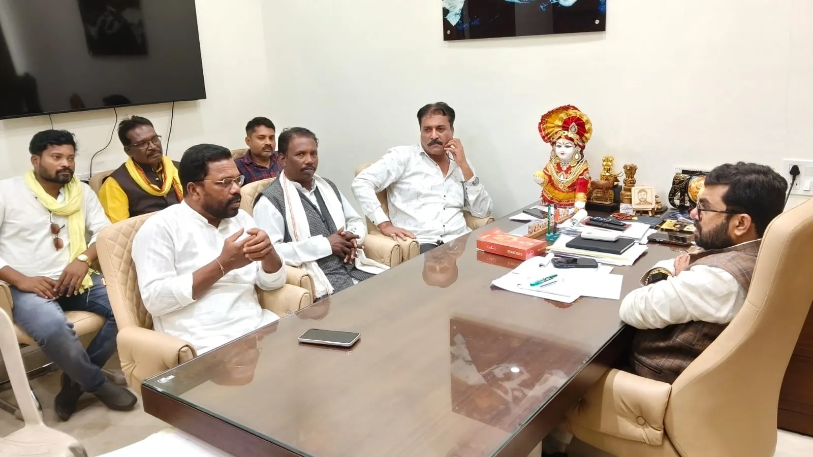 चिचखेड़ा गोटूल में सामुदायिक भवन के लिए सांसद बंटी विवेक साहू ने 25 लाख रुपये देने का दिया आश्वासन