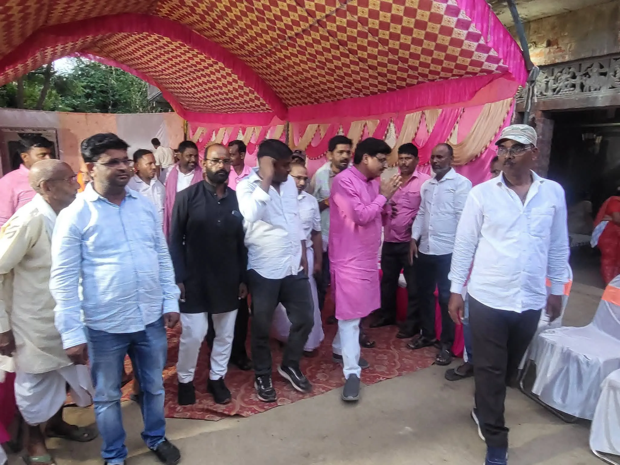 जलालपुर में 2027 को लेकर सियासी चर्चाएं तेज, डॉ. रजनीश सिंह की सक्रियता चर्चा में