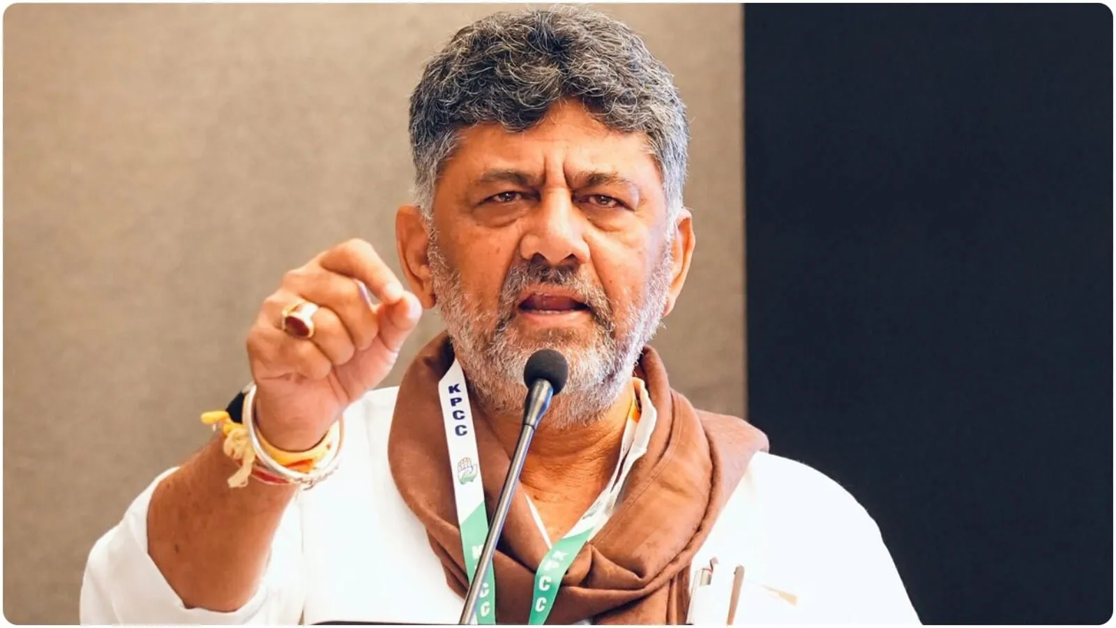 *कर्नाटक: टीचर नाम के आगे ‘Tr’ लिख सकेंगे*