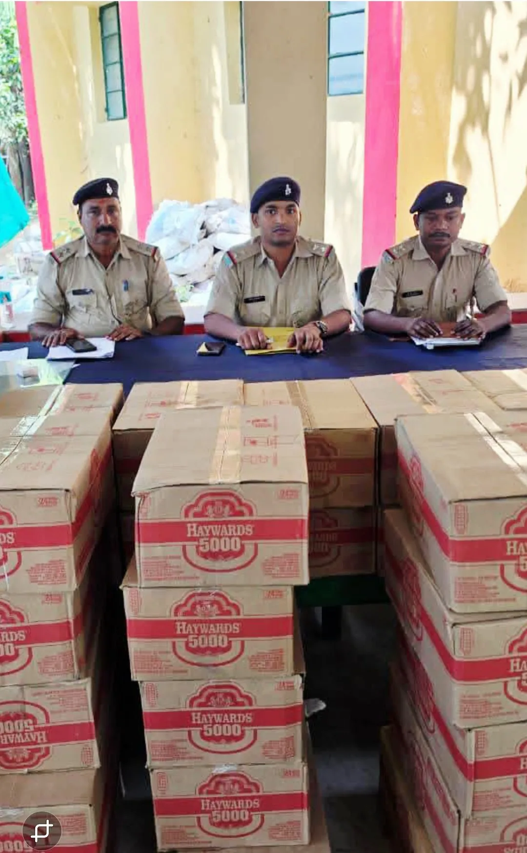 🚨🍺 #BreakingNews | #Bokaro में लाखों की अवैध बीयर जब्त!