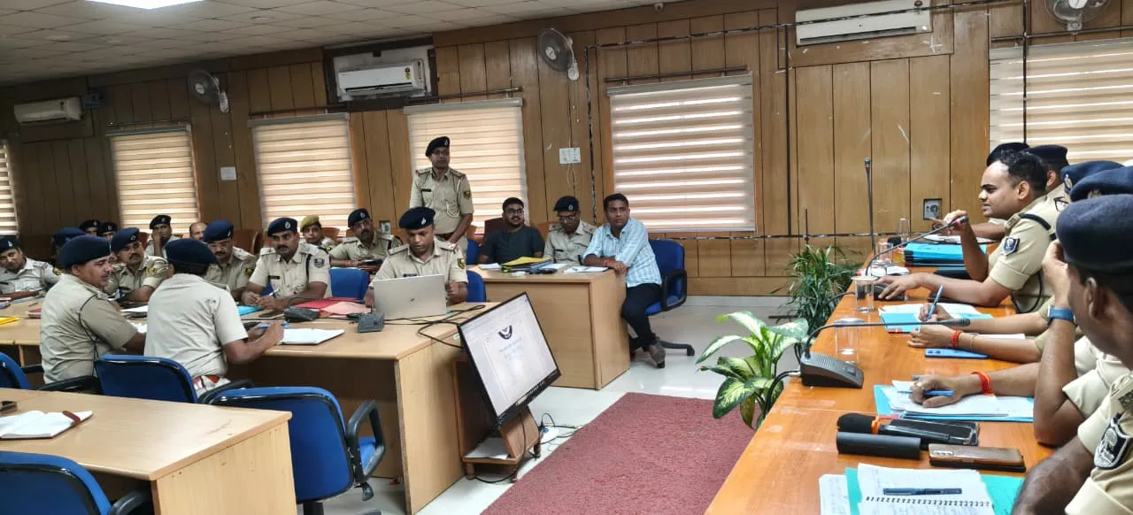 शिवहर में अपराध समीक्षा बैठक, एसपी ने दिए सख्त निर्देश।