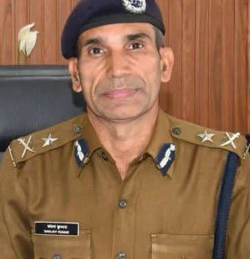 सोशल मीडिया पर आपत्तिजनक पोस्ट डालने वालों के विरूद्ध होगी दंडात्मक कार्रवाई 
पुलिस आयुक्त श्री संजय कुमार ने जारी किए