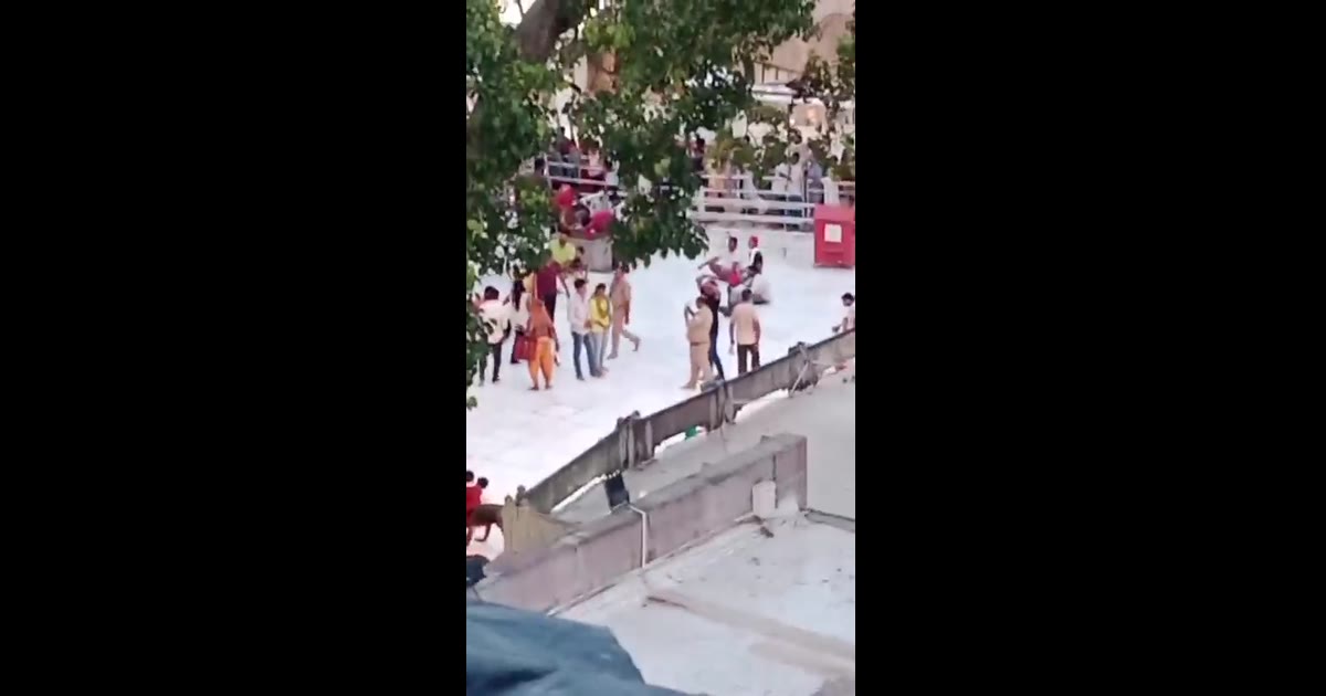 *काशी विश्वनाथ मंदिर की सुरक्षा को लेकर सेवानिवृत्ति आईपीएस ने खड़ा किया गंभीर सवाल*