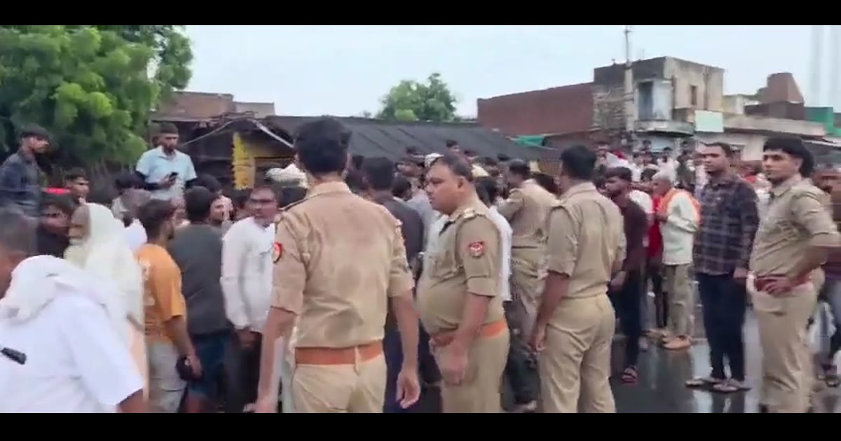 ब्रेकिंग न्यूज आगरा-ग्वालियर रोड पर दर्दनाक हादसा, ट्रक की चपेट में आने से महिला की मौत