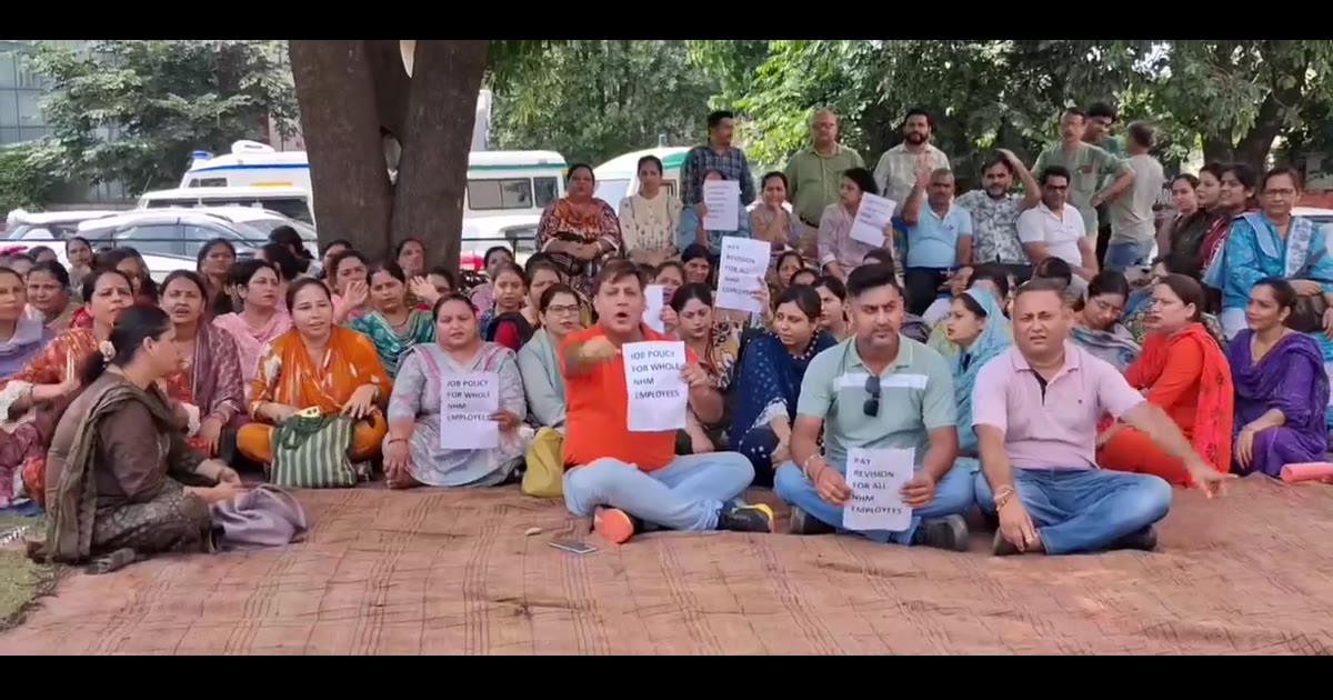 सांबा में NHM  कर्मचारियों ने दी 72 घंटे की हड़ताल की चेतावनी, मांगें पूरी न होने पर आंदोलन तेज करने का ऐलान